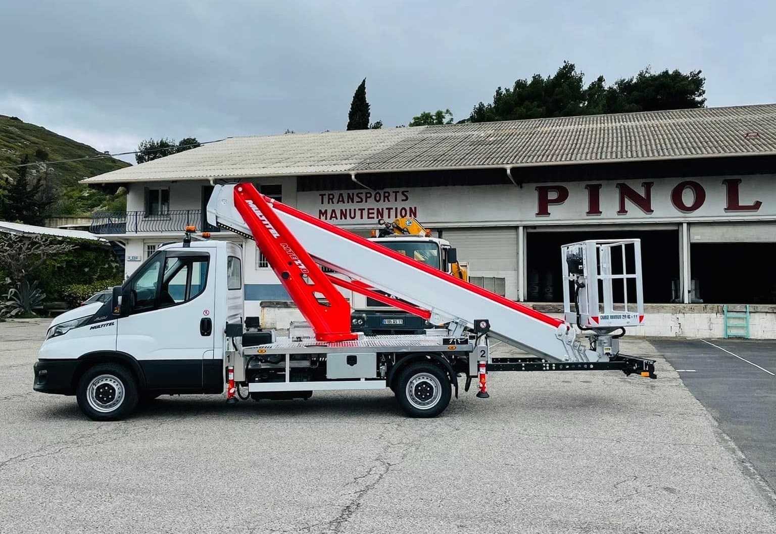 NACELLES SUR VEHICULE LEGER